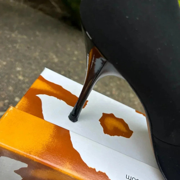 Donald J. Pliner Brave Black Crepe Elastic Stiletto 4” Heels Size 9.5 - Picture 7 of 11